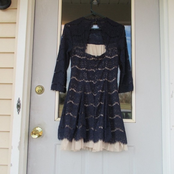 Relist 3/8 Trixxi boho vibe lace dress cutout in back dress S jrs - Picture 11 of 16